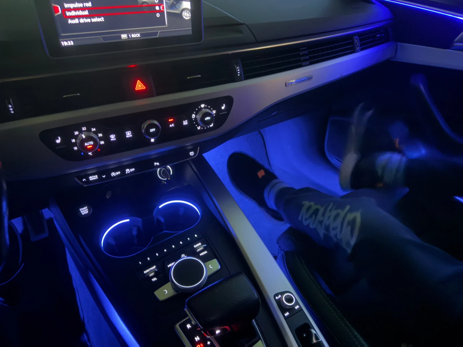 Audi A4 2.0 TDI, 190 hp, S-Line, Quattro, Virtual cockpit  | Mobile.bg � ����������� 15