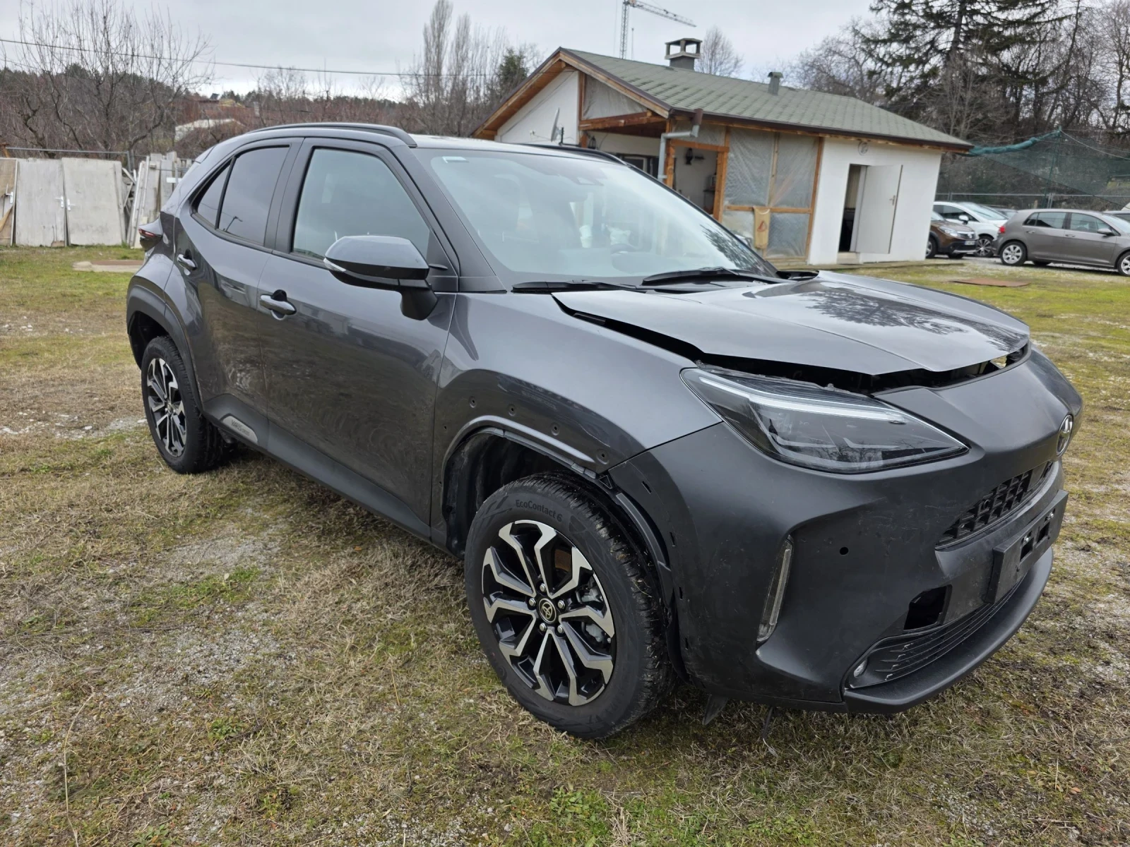 Toyota Yaris Cross 1.5 Hybrid 4X4 - изображение 9