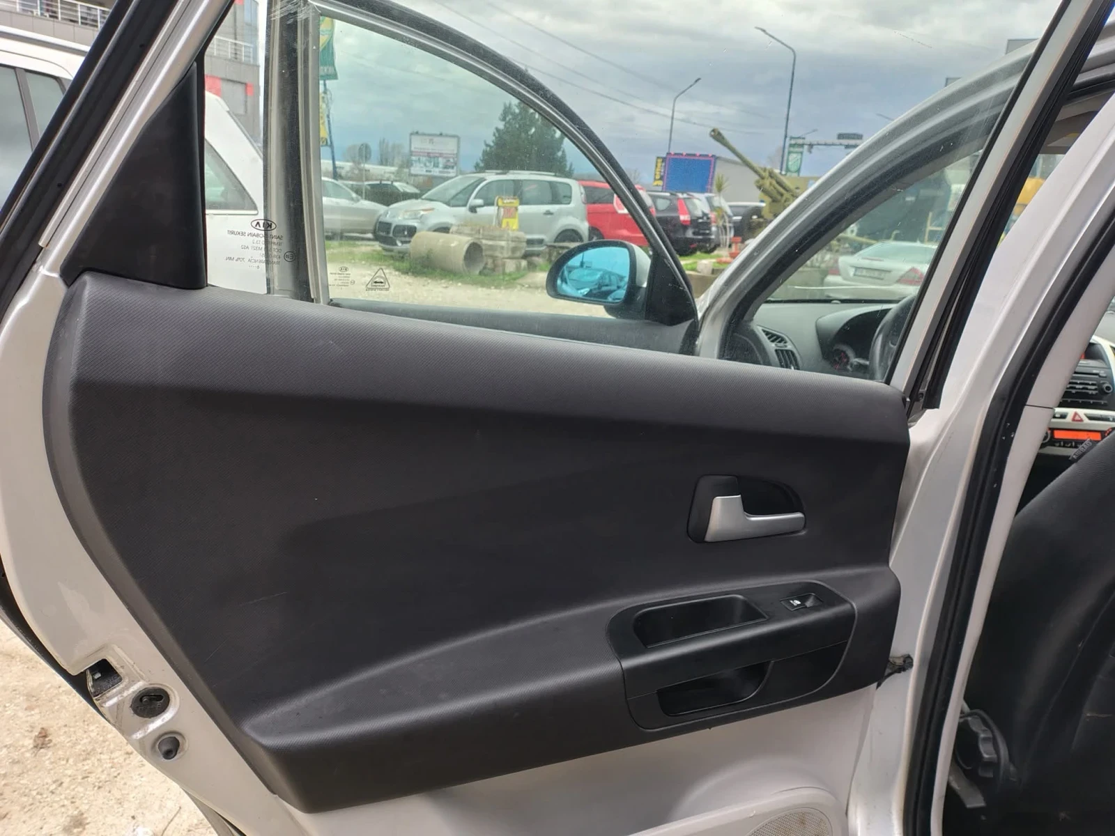 Kia Ceed 1.6 crdi | Mobile.bg � ����������� 14