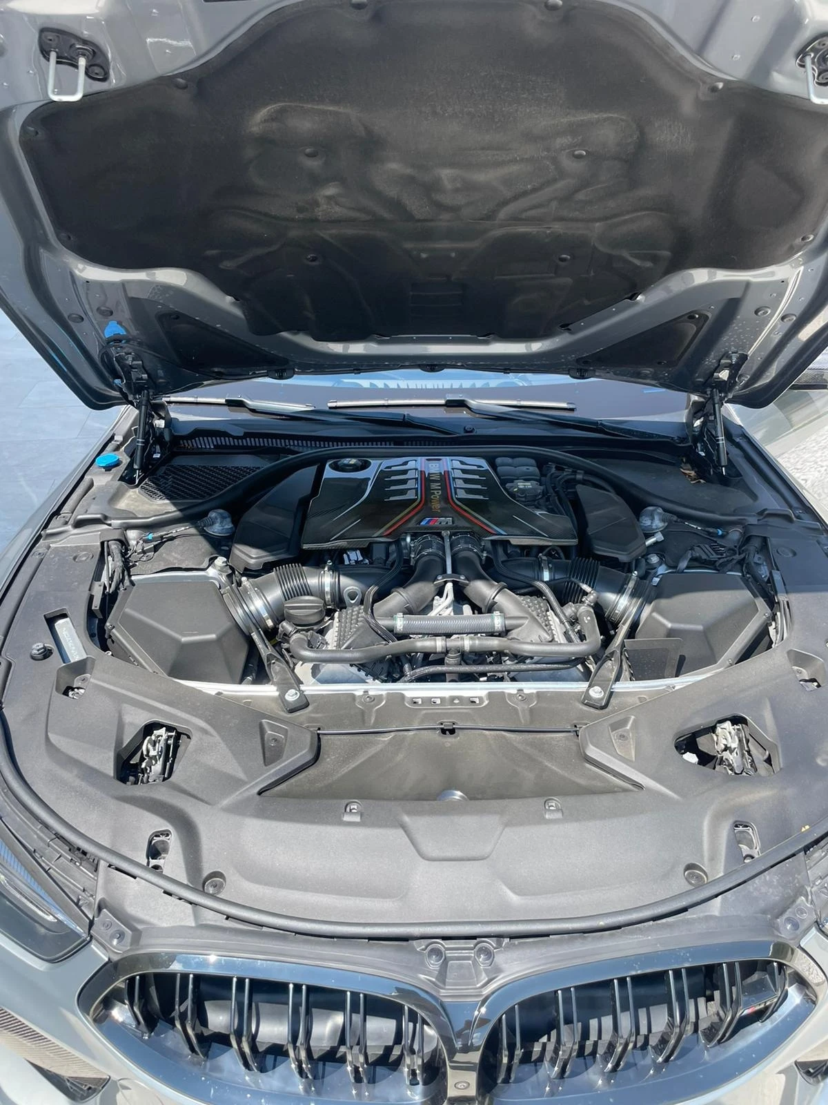 BMW M8 Gran Coupe Competition, снимка 13 - Автомобили и джипове - 53864212