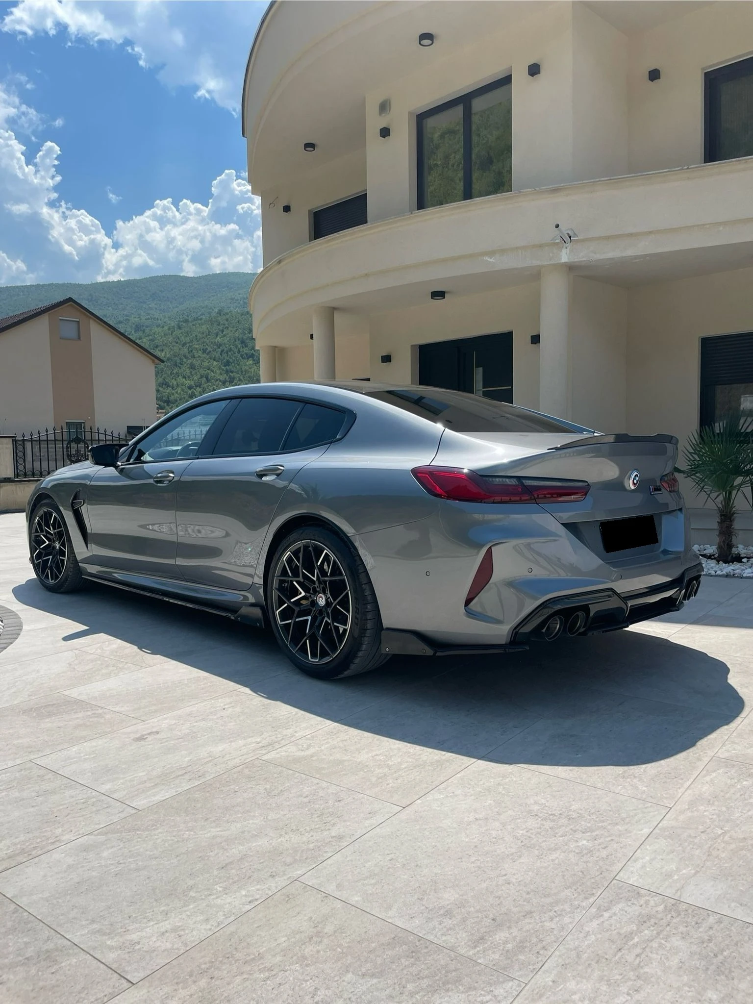 BMW M8 Gran Coupe Competition, снимка 3 - Автомобили и джипове - 53864212