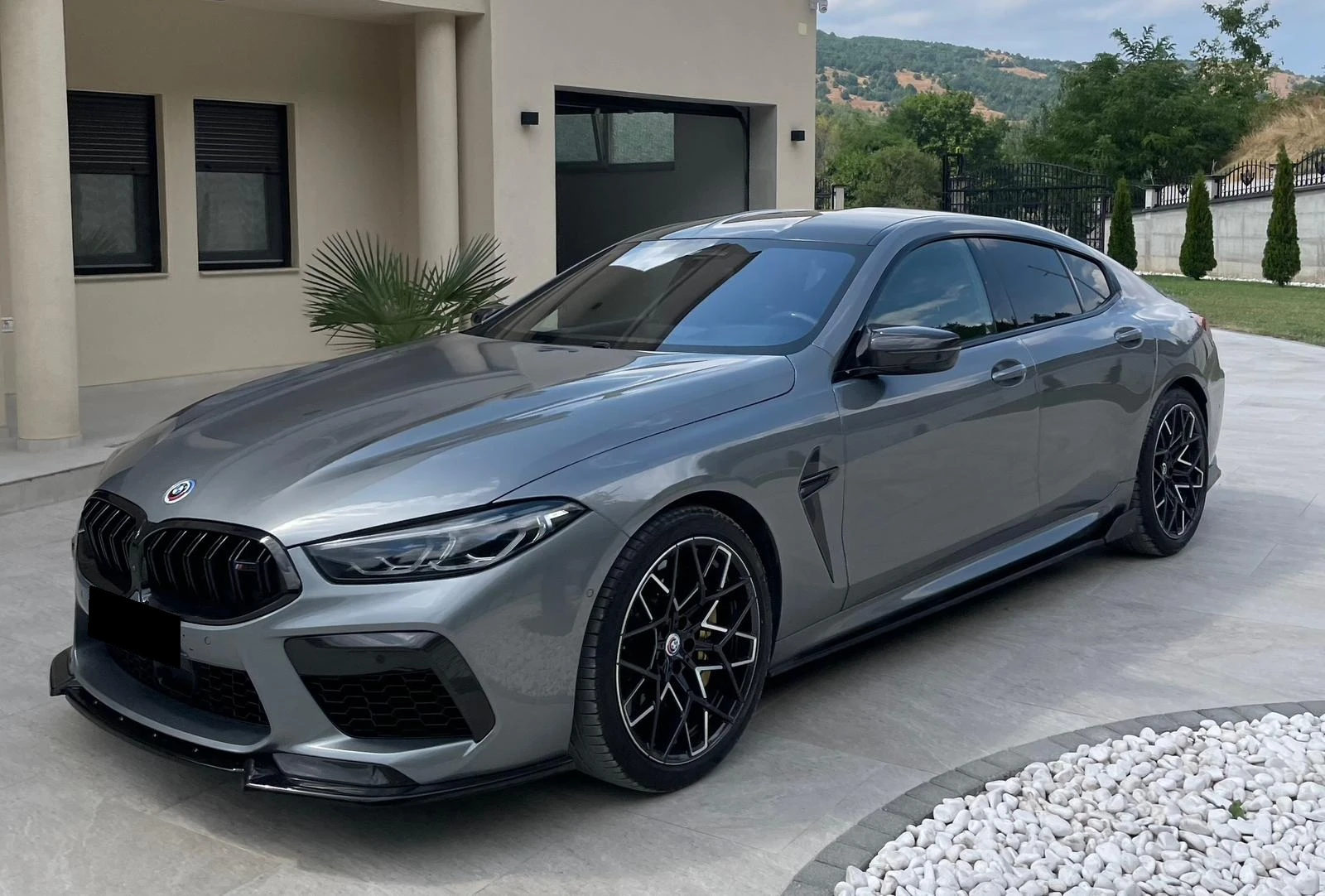 BMW M8 Gran Coupe Competition, снимка 2 - Автомобили и джипове - 53864212