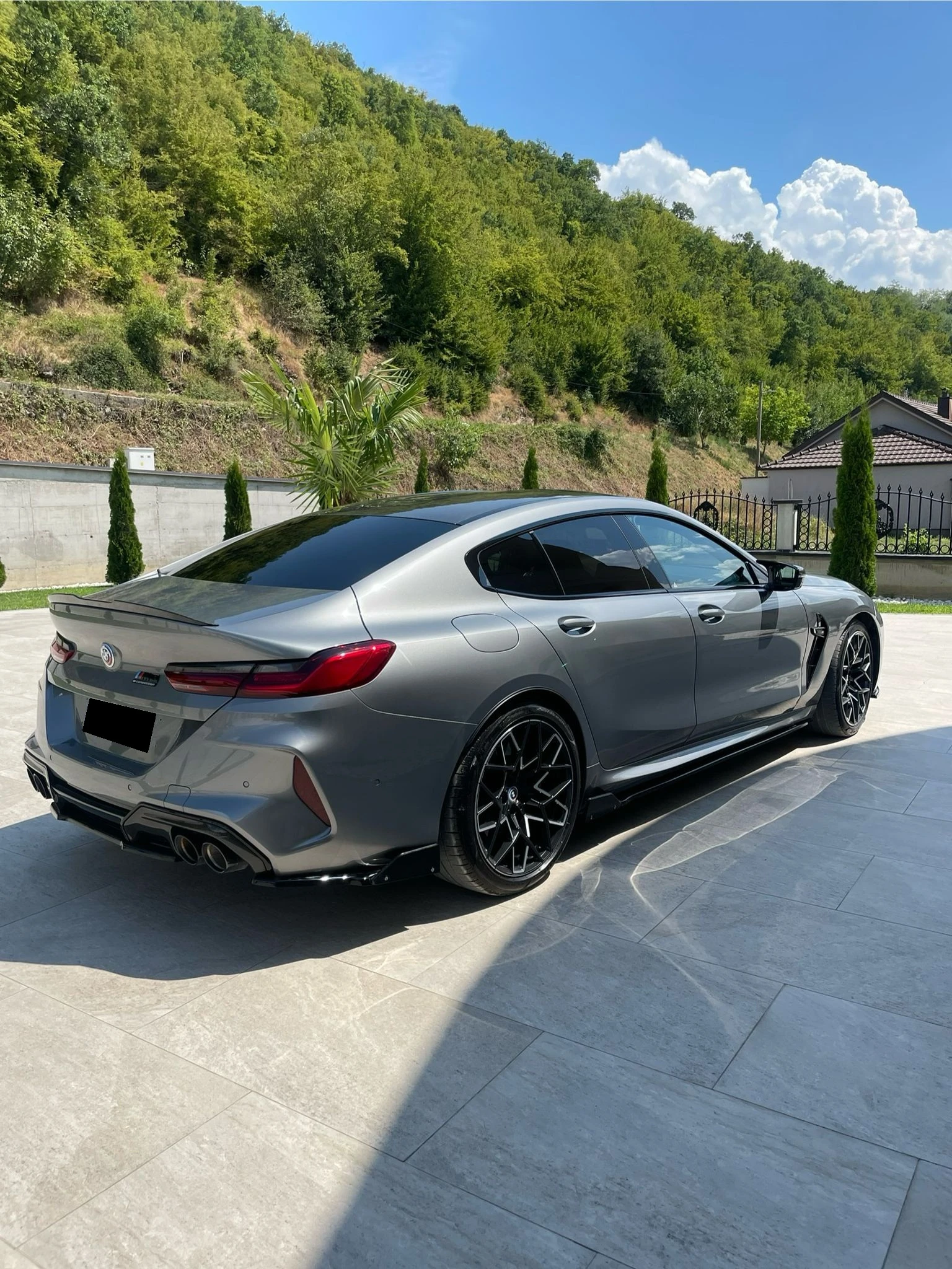 BMW M8 Gran Coupe Competition, снимка 4 - Автомобили и джипове - 53864212