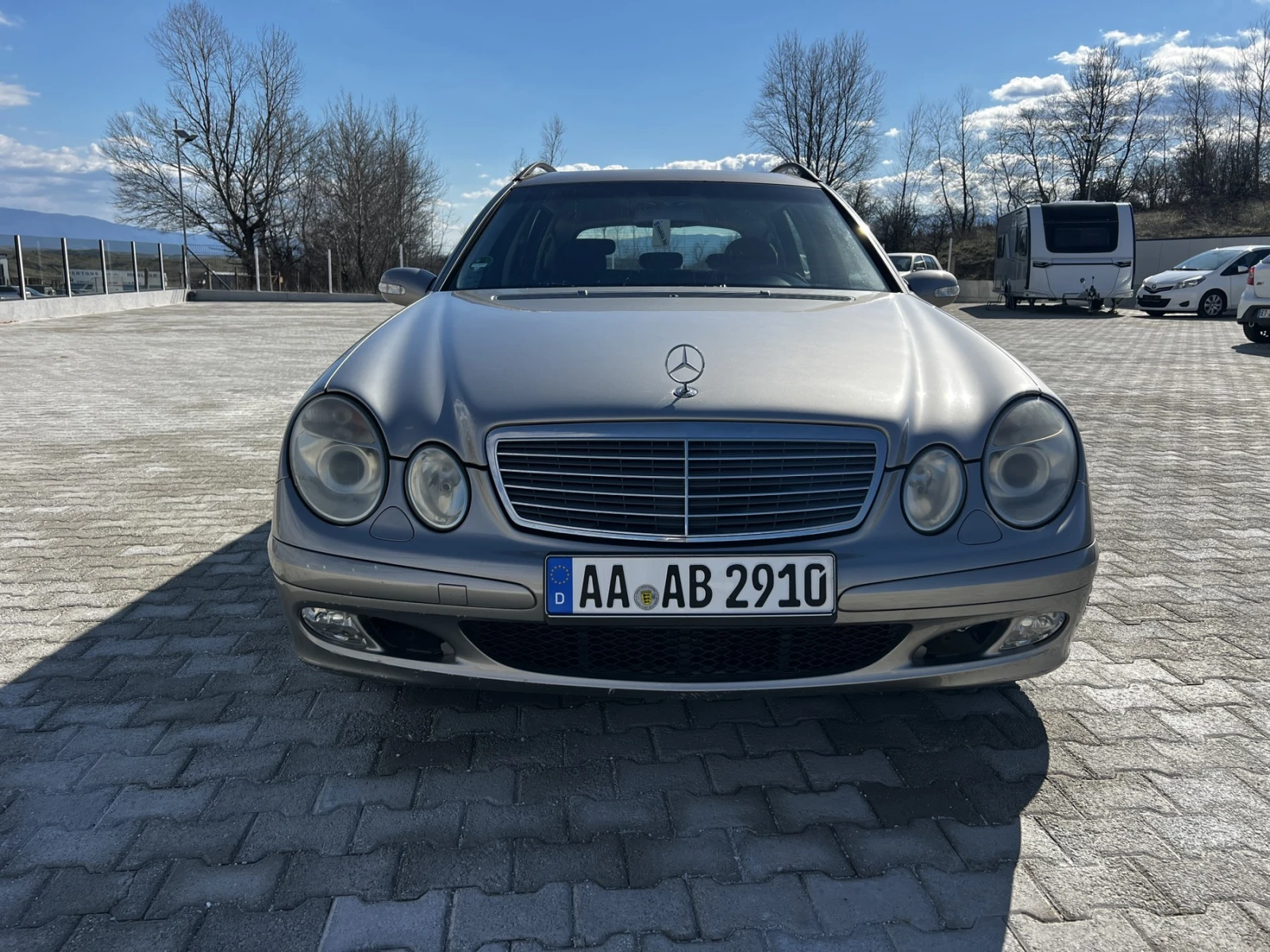 Mercedes-Benz E 200