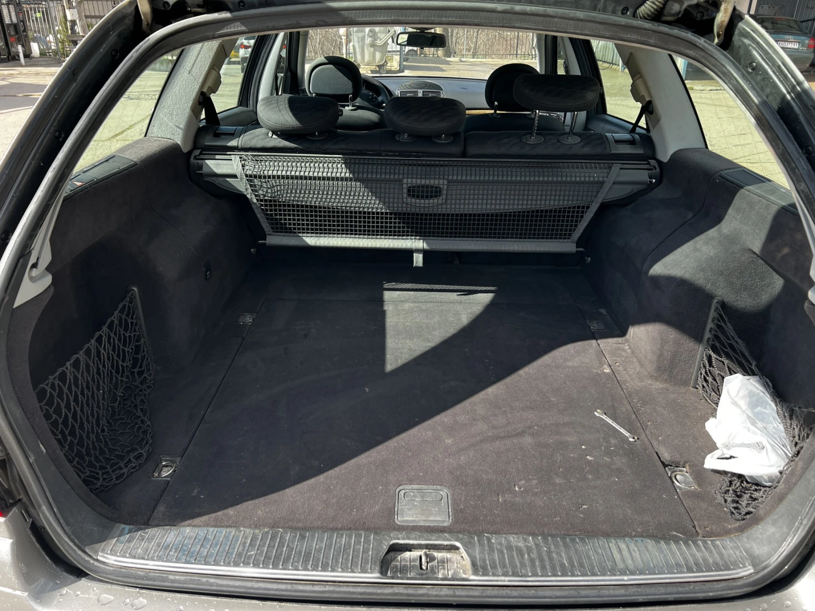 Mercedes-Benz E 200, снимка 8 - Автомобили и джипове - 54220379