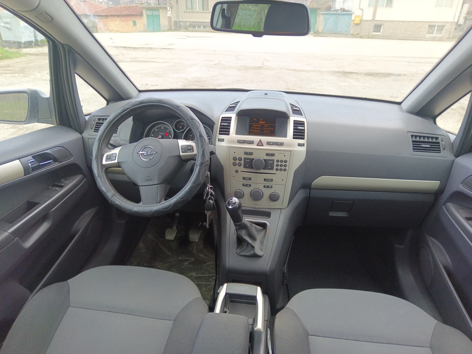 Opel Zafira 1.7cdti, снимка 7 - Автомобили и джипове - 54261764
