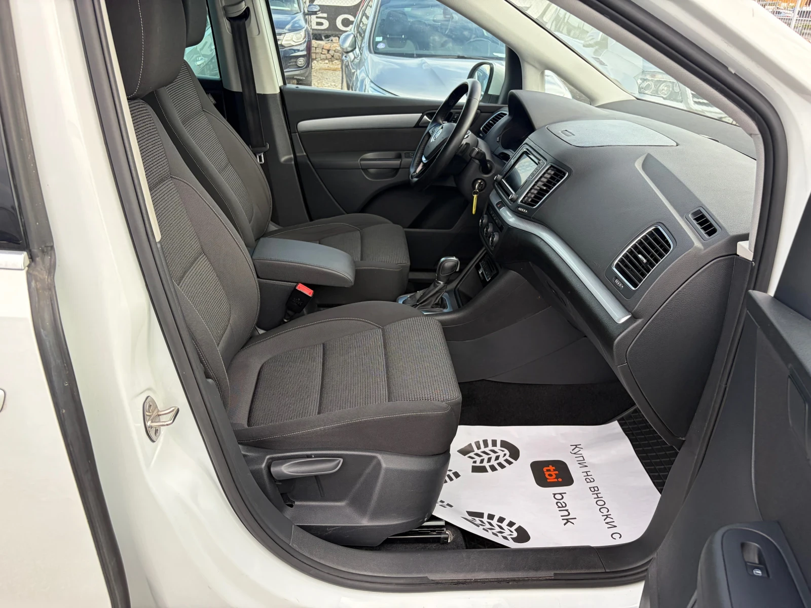 VW Sharan 2.0i Automatic , снимка 13 - Автомобили и джипове - 54928132