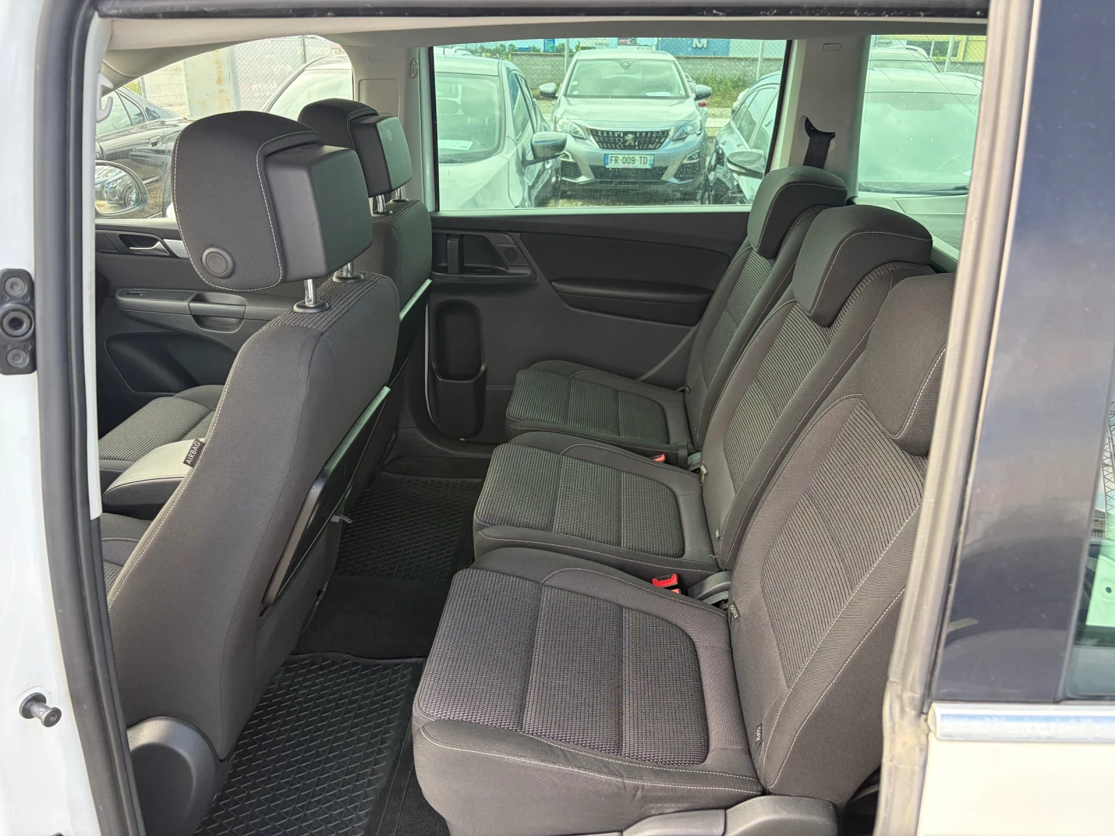 VW Sharan 2.0i Automatic , снимка 10 - Автомобили и джипове - 54928132
