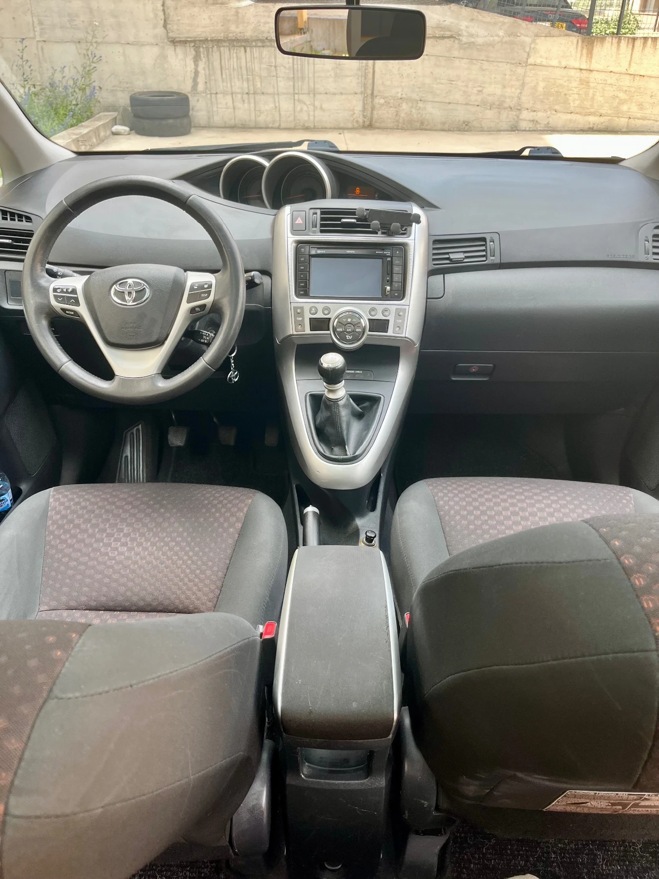 Toyota Verso 2.0 D4D, снимка 6 - Автомобили и джипове - 54986826