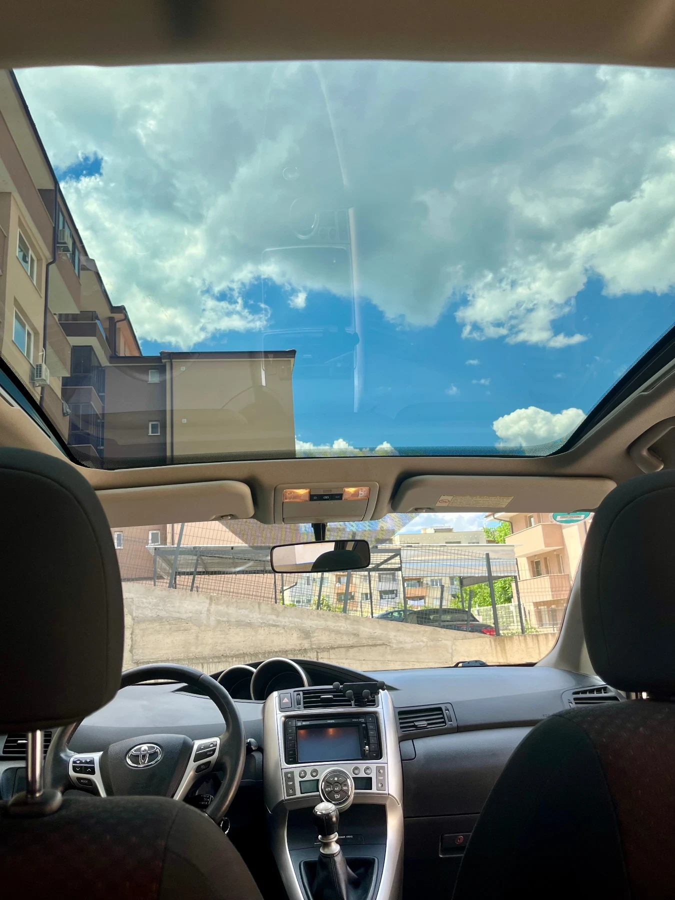 Toyota Verso 2.0 D4D, снимка 7 - Автомобили и джипове - 54986826