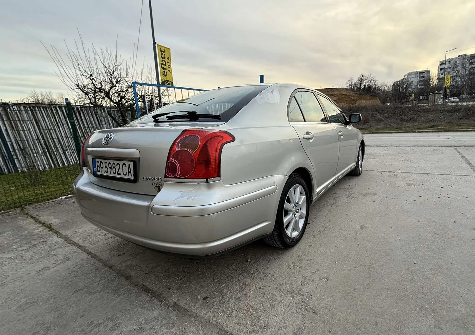 Toyota Avensis 2.0 D4D, снимка 5 - Автомобили и джипове - 55054320
