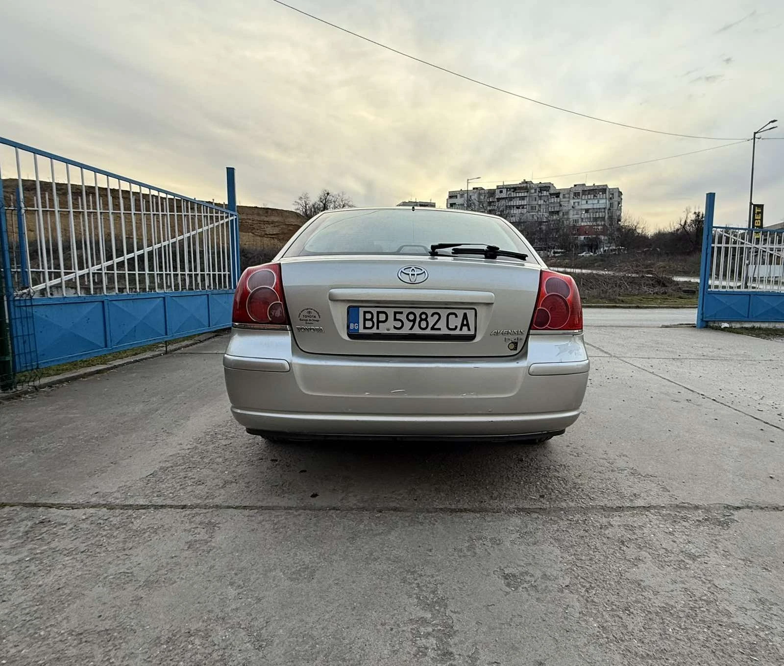 Toyota Avensis 2.0 D4D, снимка 6 - Автомобили и джипове - 55054320