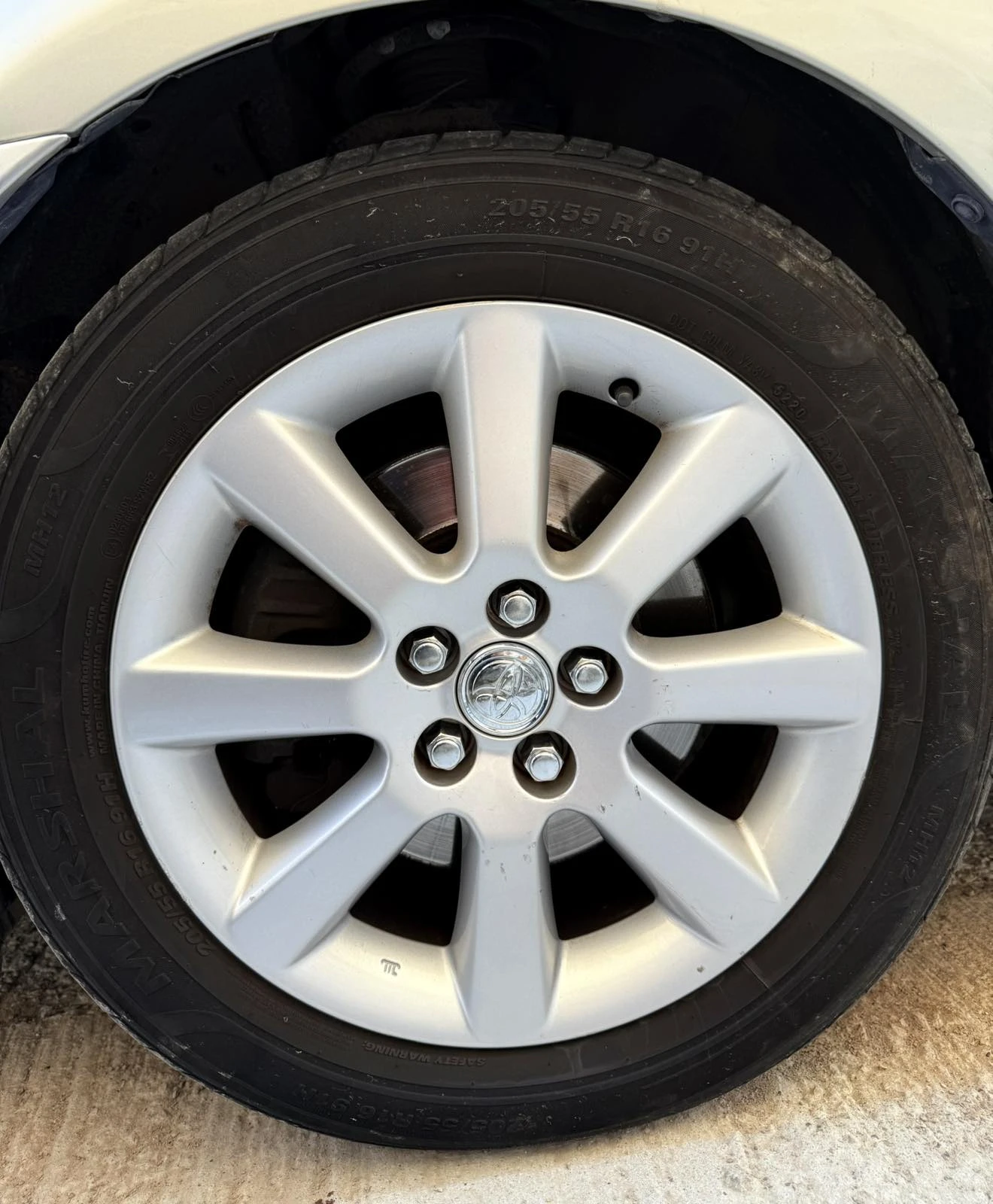 Toyota Avensis 2.0 D4D, снимка 8 - Автомобили и джипове - 55054320