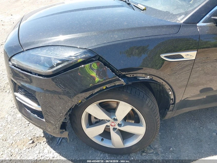 Jaguar E-pace * AWD* ПАНО* KEYLESS* Camera* ПОДГРЕВ* , снимка 9 - Автомобили и джипове - 55433651