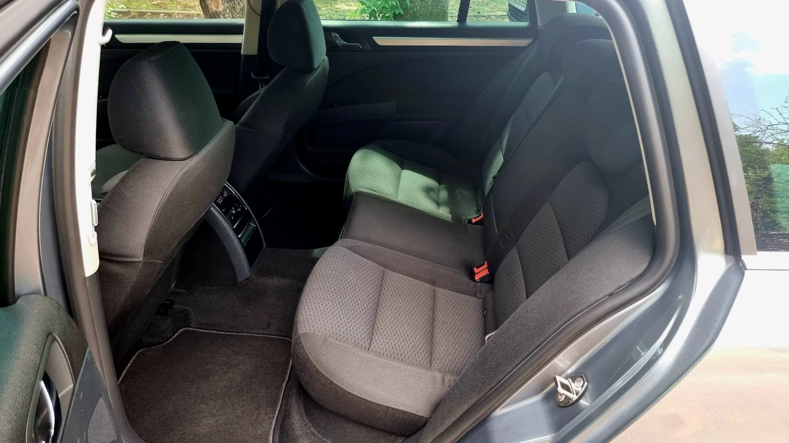 Skoda Superb 2.0 TDI 170k. DSG | Mobile.bg � ����������� 8