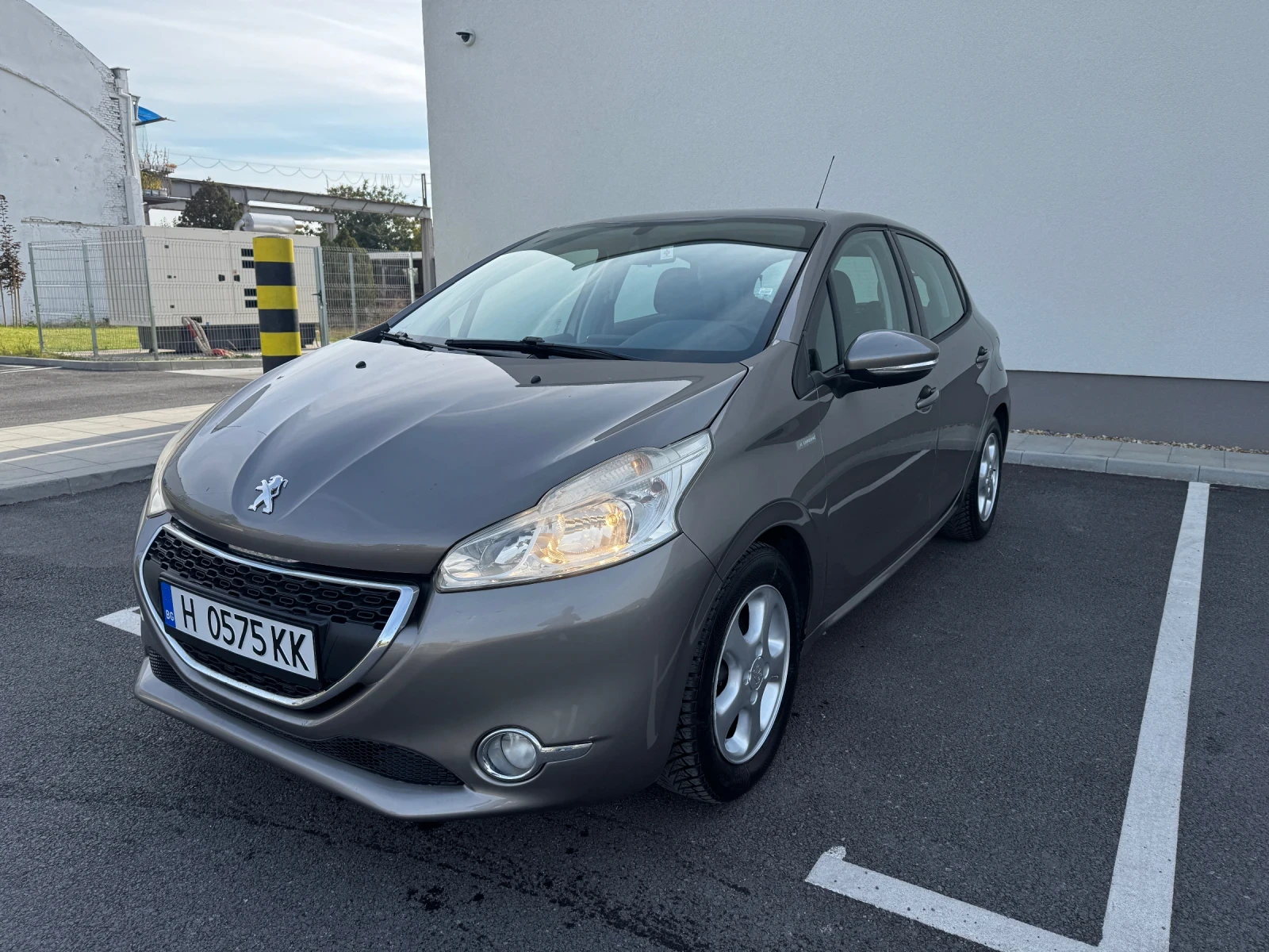 Peugeot 208 1.4 HDI, снимка 2 - Автомобили и джипове - 56418491