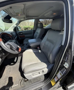 Toyota Sequoia Platinum * 4WD * Сервизна История * От топъл Щат *, снимка 5