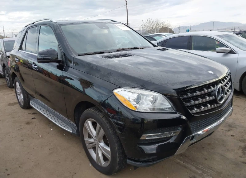 Mercedes-Benz ML 350 4MATIC* Harman/Kardon* M.Tочка* Камера* KeylessGO*, снимка 3 - Автомобили и джипове - 48405530