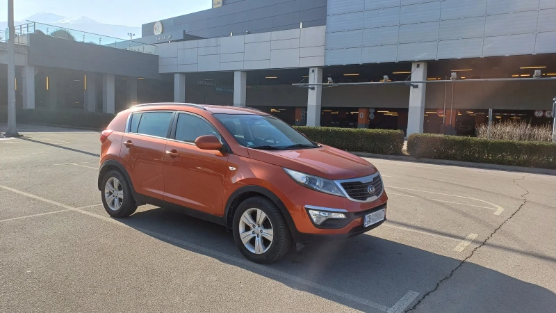 Kia Sportage, снимка 1 - Автомобили и джипове - 48860573