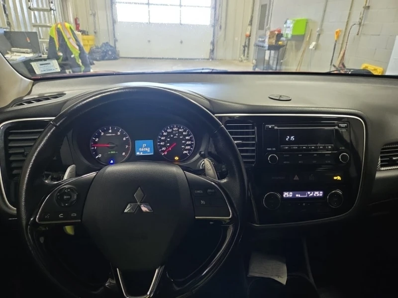 Mitsubishi Outlander * SE * CARFAX * , снимка 10 - Автомобили и джипове - 52839969