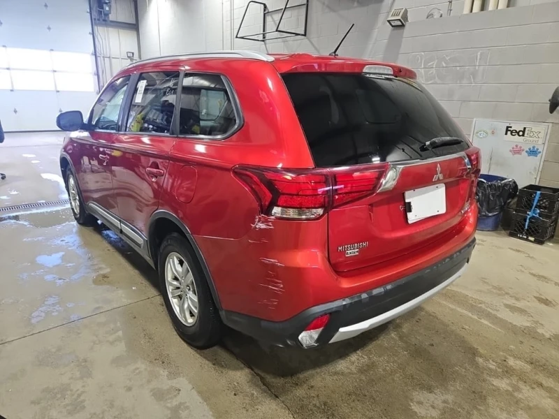 Mitsubishi Outlander * SE * CARFAX * , снимка 4 - Автомобили и джипове - 52839969