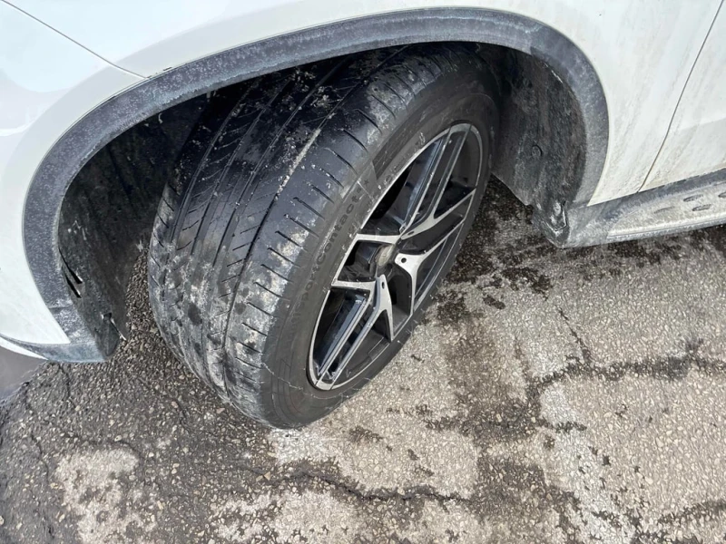 Mercedes-Benz GLE 450 AMG * CARFAX * 360 КАМЕРИ* ДВА КЛЮЧА* , снимка 6 - Автомобили и джипове - 53472299