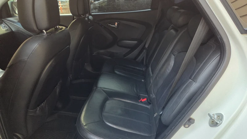 Hyundai IX35 2.0i 4х4 163к.с. Газ, снимка 12 - Автомобили и джипове - 53576954