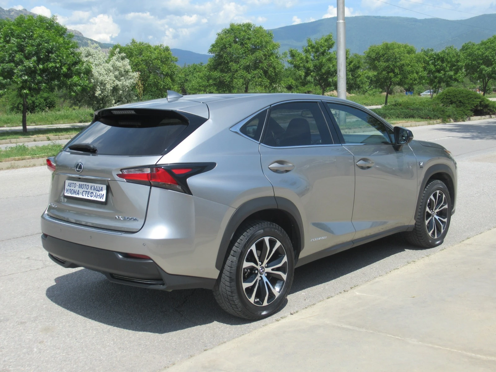 Lexus NX 300h F-Sport* FULL* ПЕРФЕКТЕН*  - изображение 5