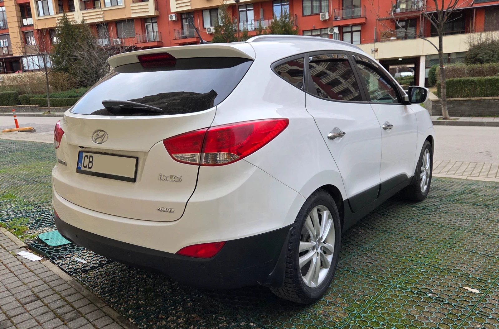 Hyundai IX35 2.0i 4х4 163к.с. Газ - изображение 4