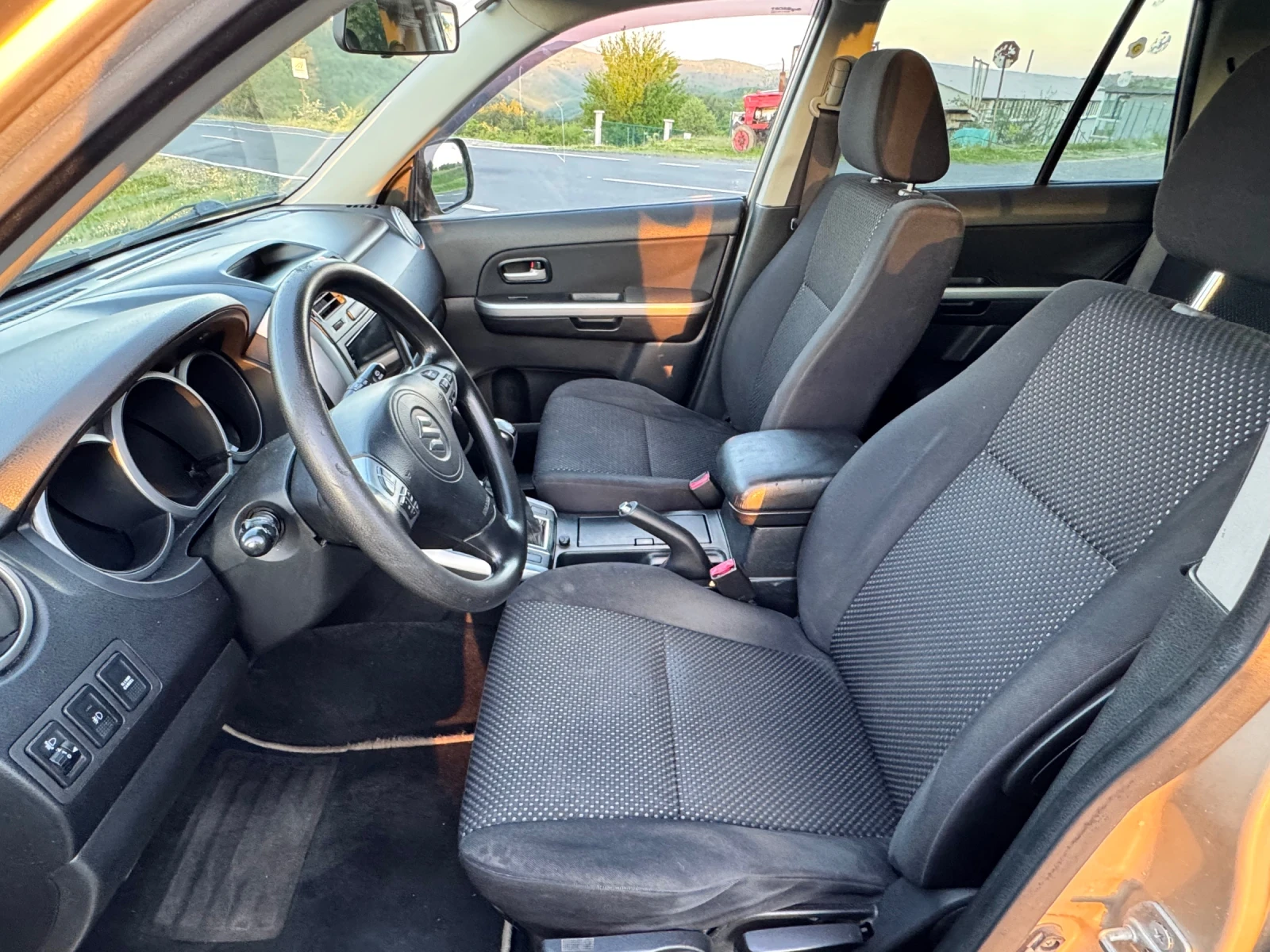 Suzuki Grand vitara 2.0 140HP, снимка 10 - Автомобили и джипове - 54556448
