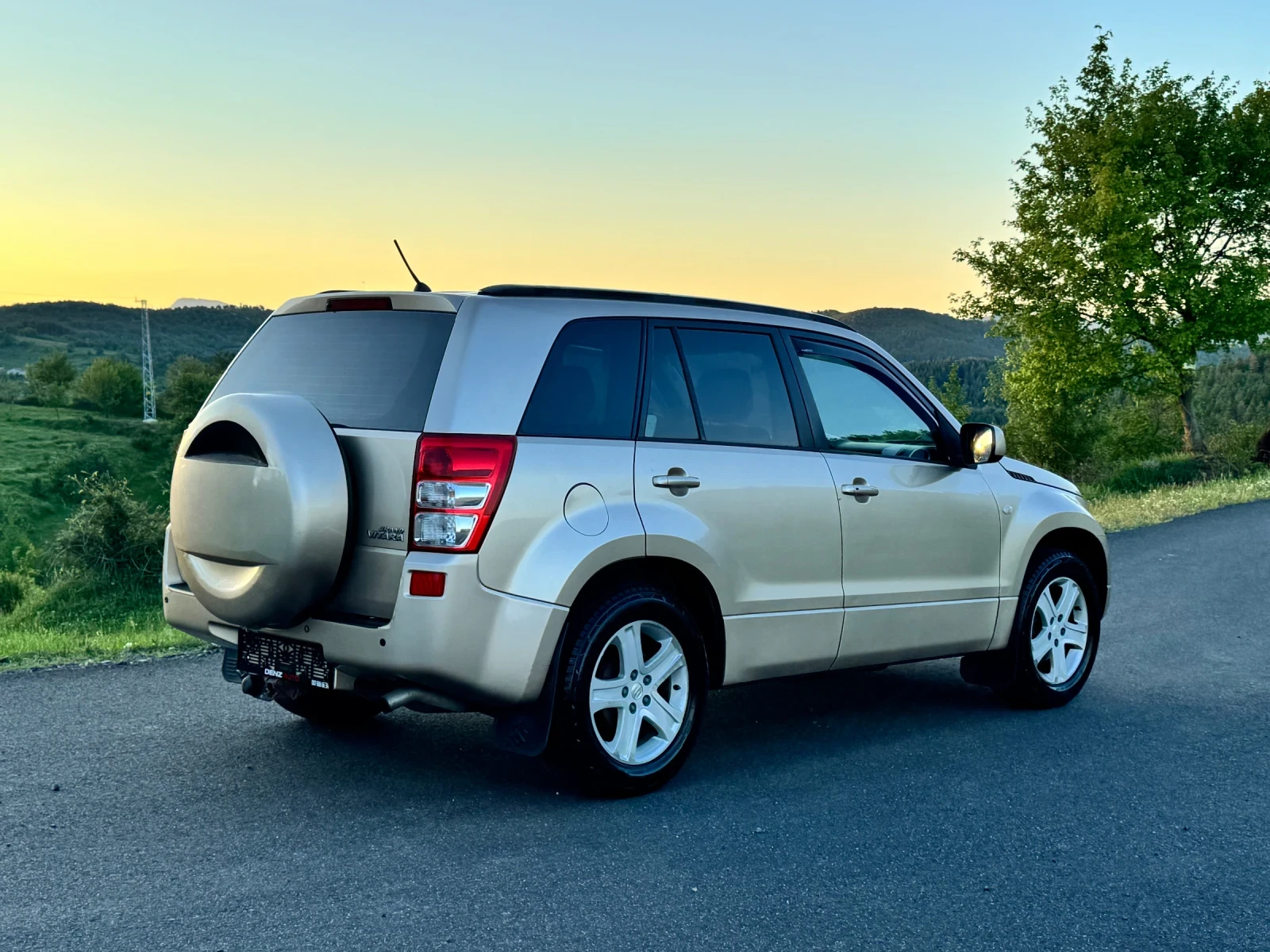 Suzuki Grand vitara 2.0 140HP, снимка 4 - Автомобили и джипове - 54556448