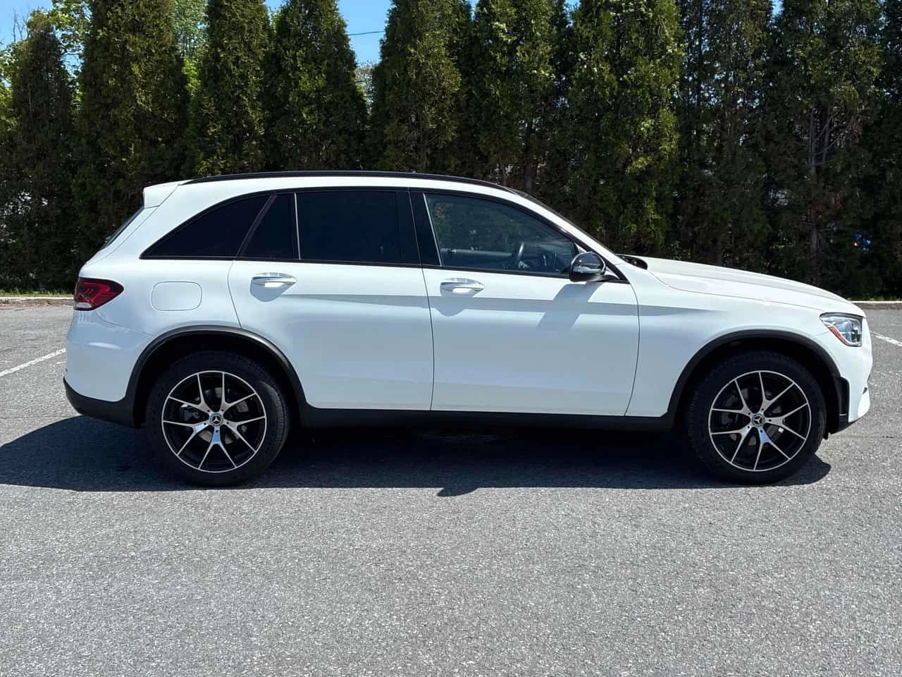 Mercedes-Benz GLC 300 4MATIC SUV/ПАНОРАМА/ПОДГРЕВИ, снимка 4 - Автомобили и джипове - 54647387