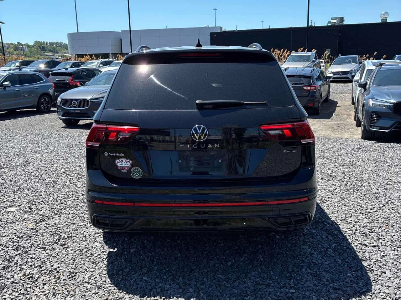 VW Tiguan * Comfortline R Line Black Edition * АВТОКРЕДИТ* , снимка 4 - Автомобили и джипове - 54908950