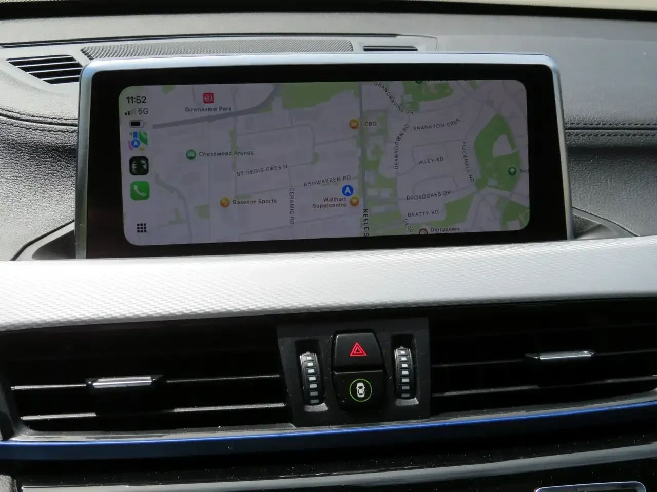 BMW X1 M-Sport 28i xDrive* HUD* ПАНОРАМА* CarPlay* CARFAX, снимка 7 - Автомобили и джипове - 55781592