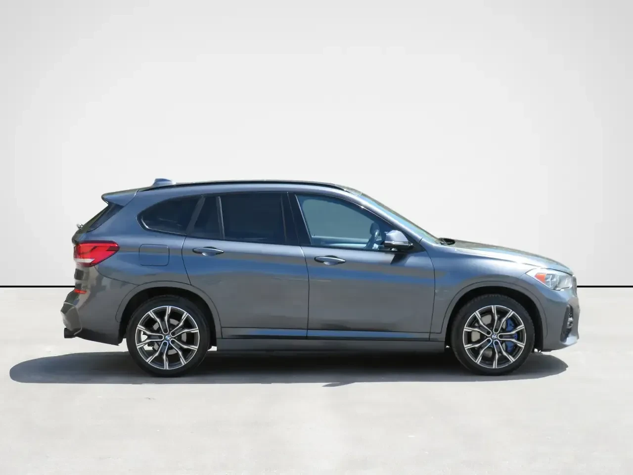 BMW X1 M-Sport 28i xDrive* HUD* ПАНОРАМА* CarPlay* CARFAX, снимка 3 - Автомобили и джипове - 55781592