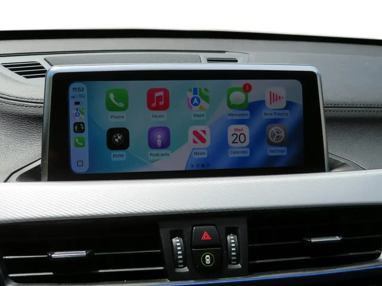 BMW X1 M-Sport 28i xDrive* HUD* ПАНОРАМА* CarPlay* CARFAX, снимка 14 - Автомобили и джипове - 55781592