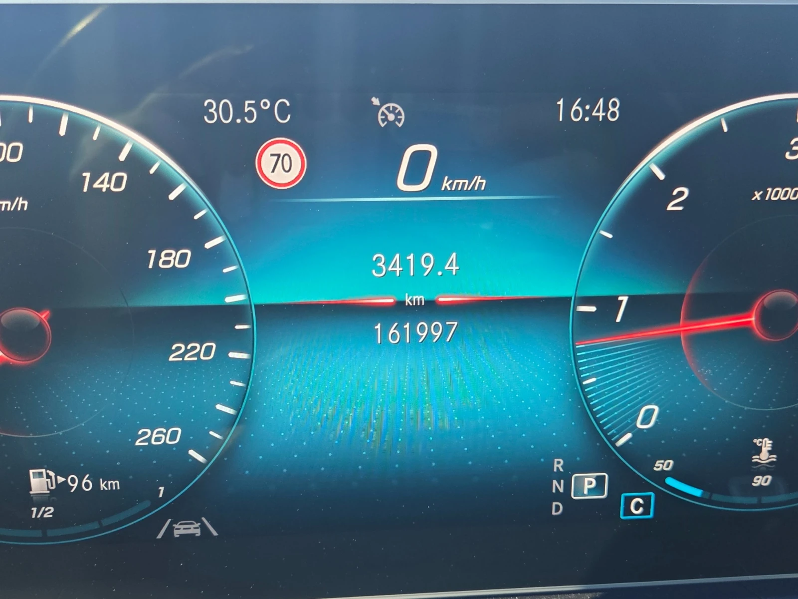 Mercedes-Benz GLE GLE300d 4MATIC | LED | подгрев | Кожа | Memory, снимка 8 - Автомобили и джипове - 56068275