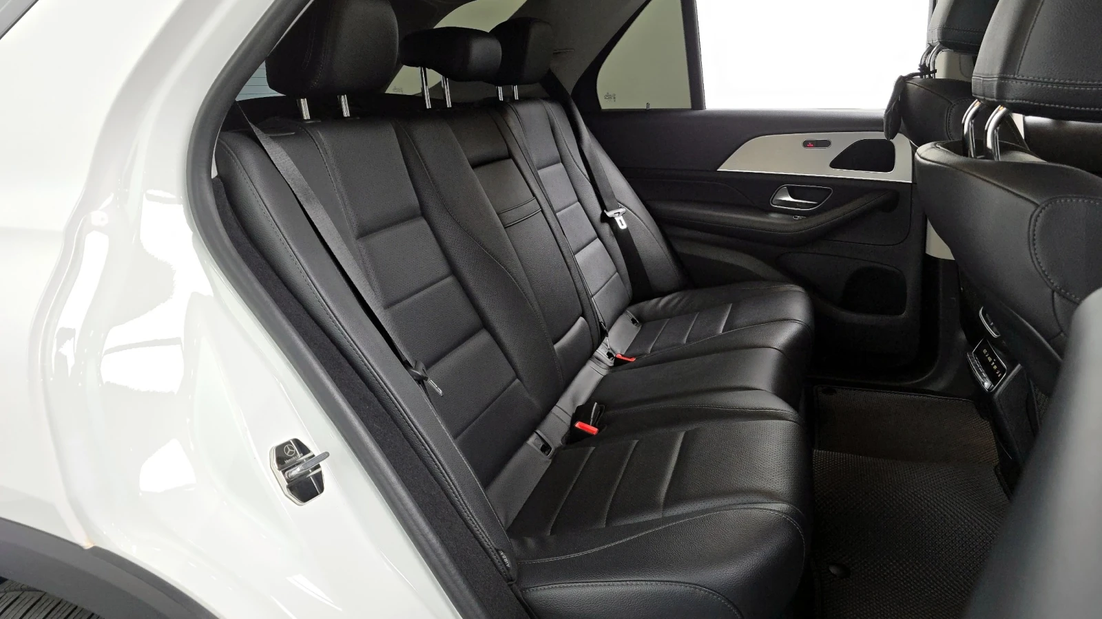 Mercedes-Benz GLE GLE300d 4MATIC | LED | подгрев | Кожа | Memory, снимка 12 - Автомобили и джипове - 56068275