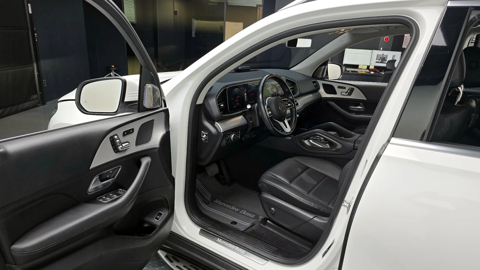 Mercedes-Benz GLE GLE300d 4MATIC | LED | подгрев | Кожа | Memory, снимка 11 - Автомобили и джипове - 56068275