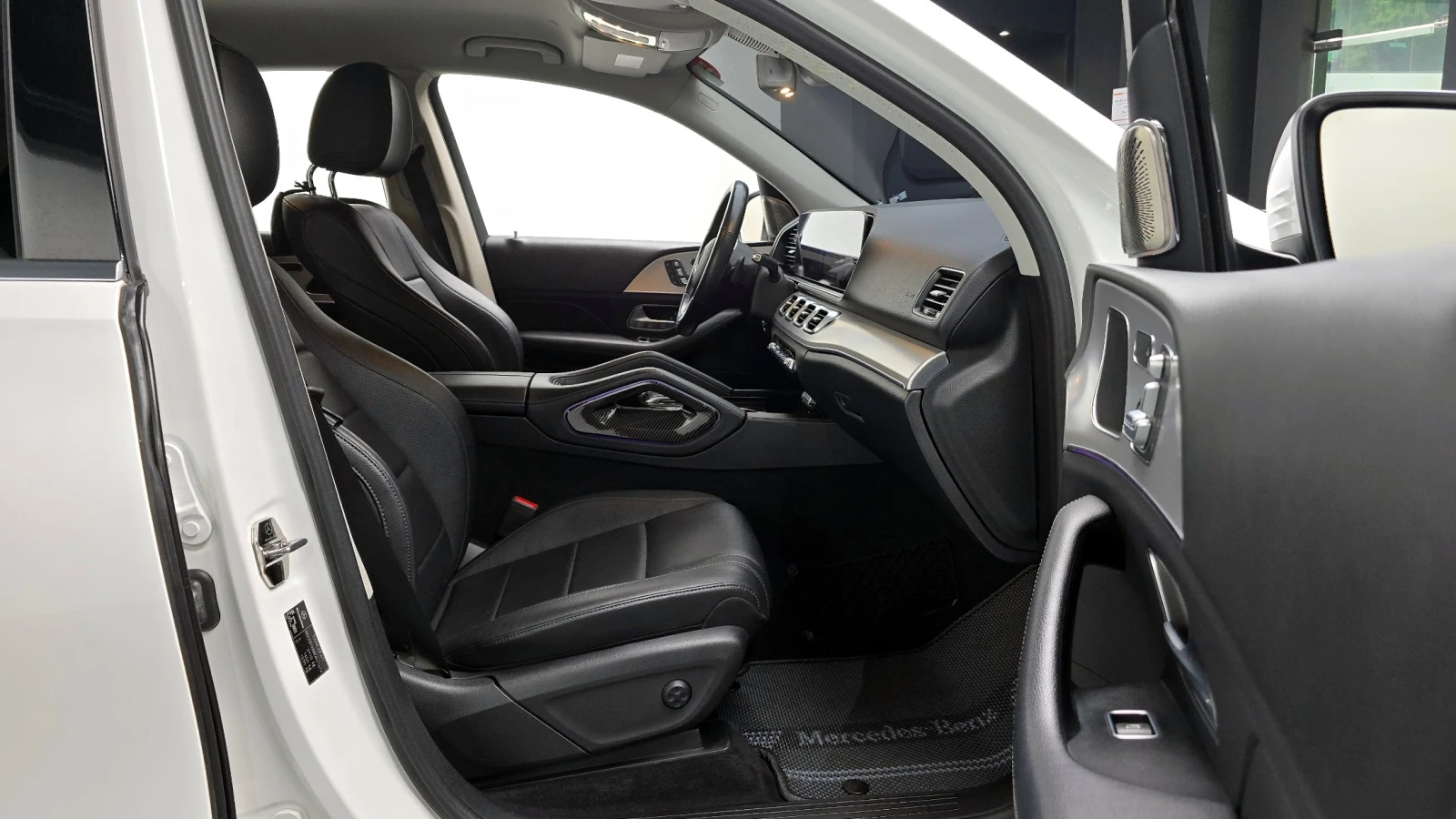 Mercedes-Benz GLE GLE300d 4MATIC | LED | подгрев | Кожа | Memory, снимка 10 - Автомобили и джипове - 56068275