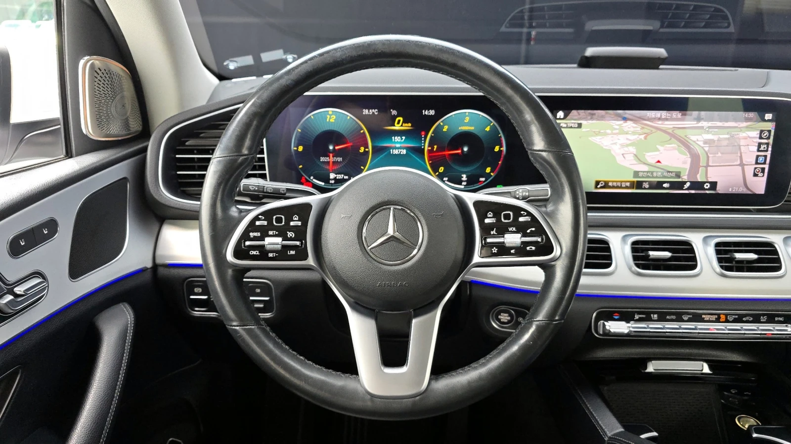 Mercedes-Benz GLE GLE300d 4MATIC | LED | подгрев | Кожа | Memory, снимка 13 - Автомобили и джипове - 56068275