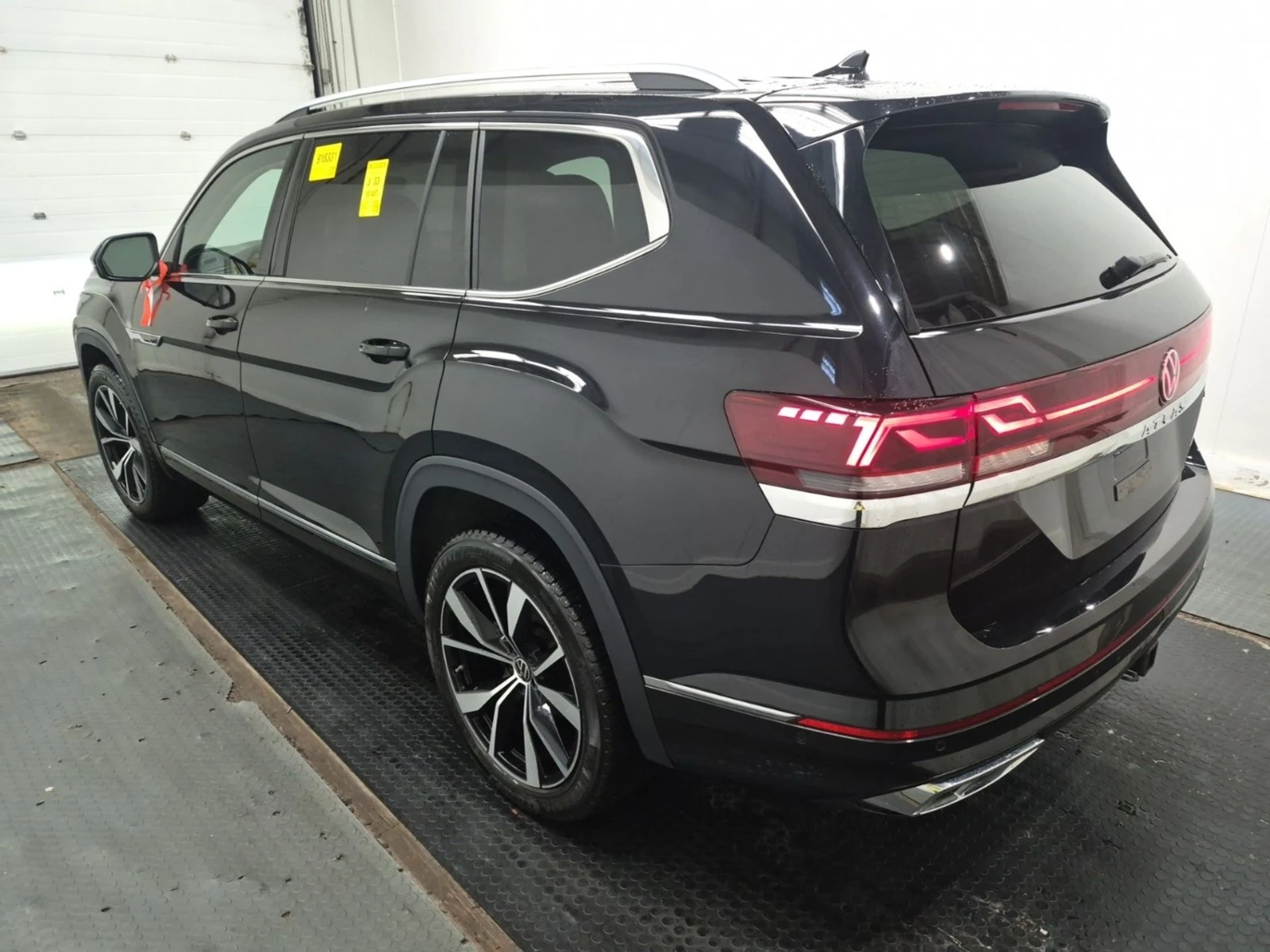 VW Atlas Execline  Цена до България & АвтоКредит, снимка 4 - Автомобили и джипове - 56196700