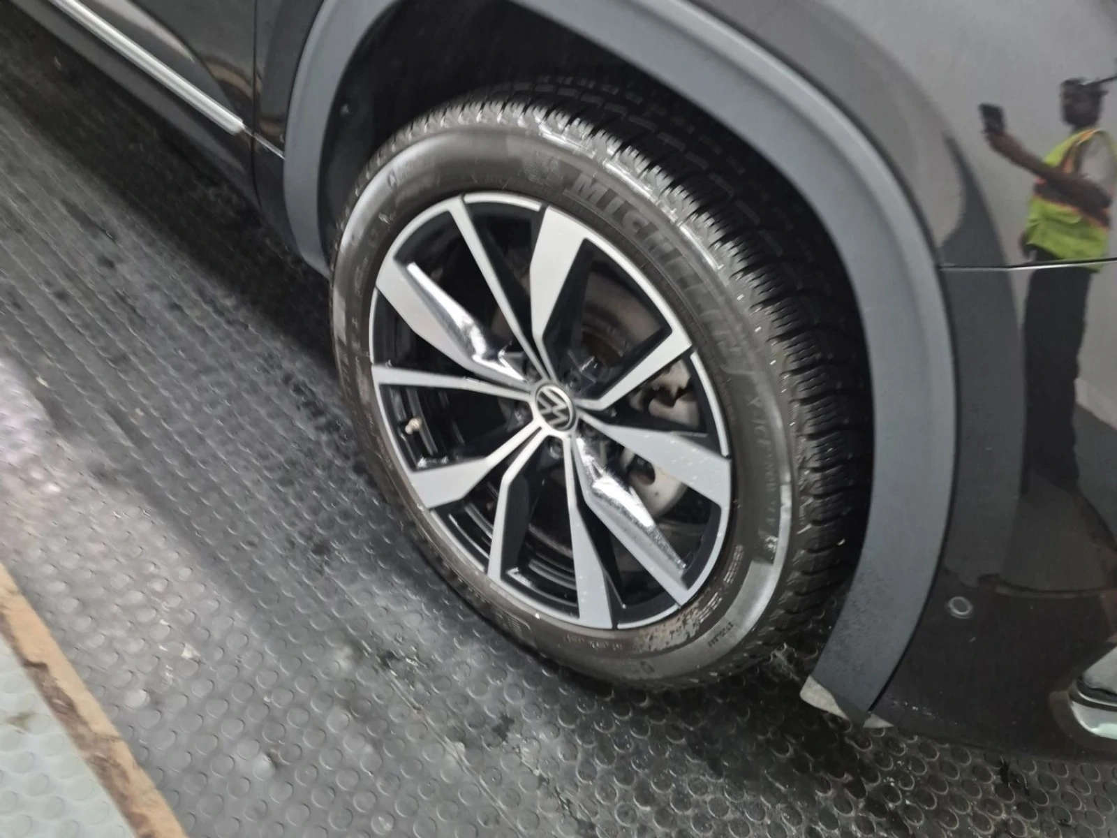 VW Atlas Execline  Цена до България & АвтоКредит, снимка 15 - Автомобили и джипове - 56196700