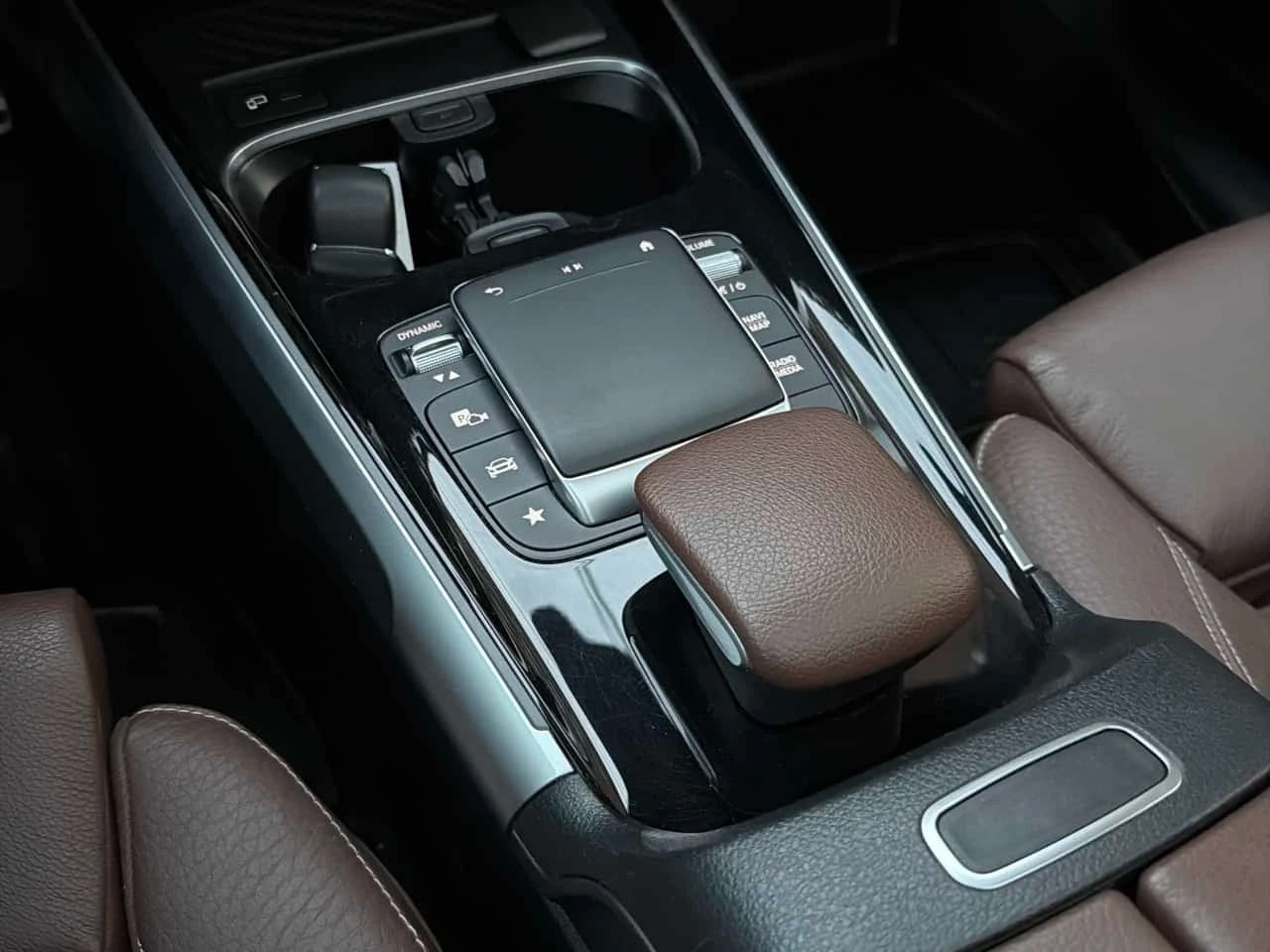 Mercedes-Benz GLB 250 4MATIC AMG | 360 | CARFAX | ��� ��������� | Mobile.bg � ����������� 16