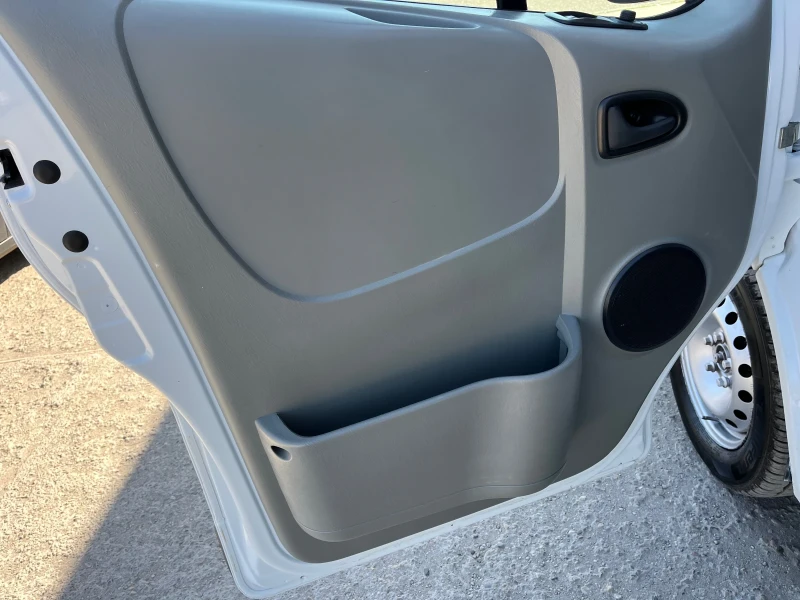 Opel Vivaro 2.0-DCI, снимка 11 - Бусове и автобуси - 51742661