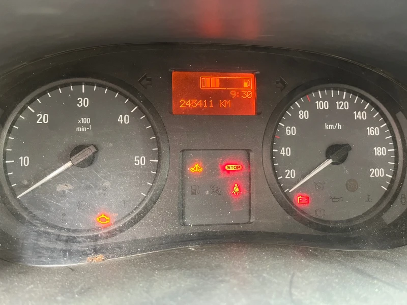 Opel Vivaro 2.0-DCI, снимка 12 - Бусове и автобуси - 51742661