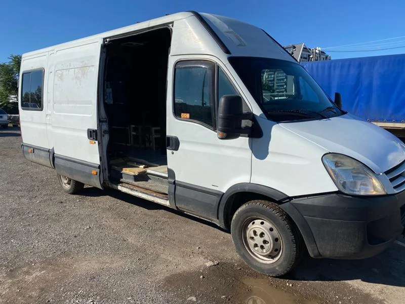 Iveco Daily Кемпер, снимка 10 - Бусове и автобуси - 46808750