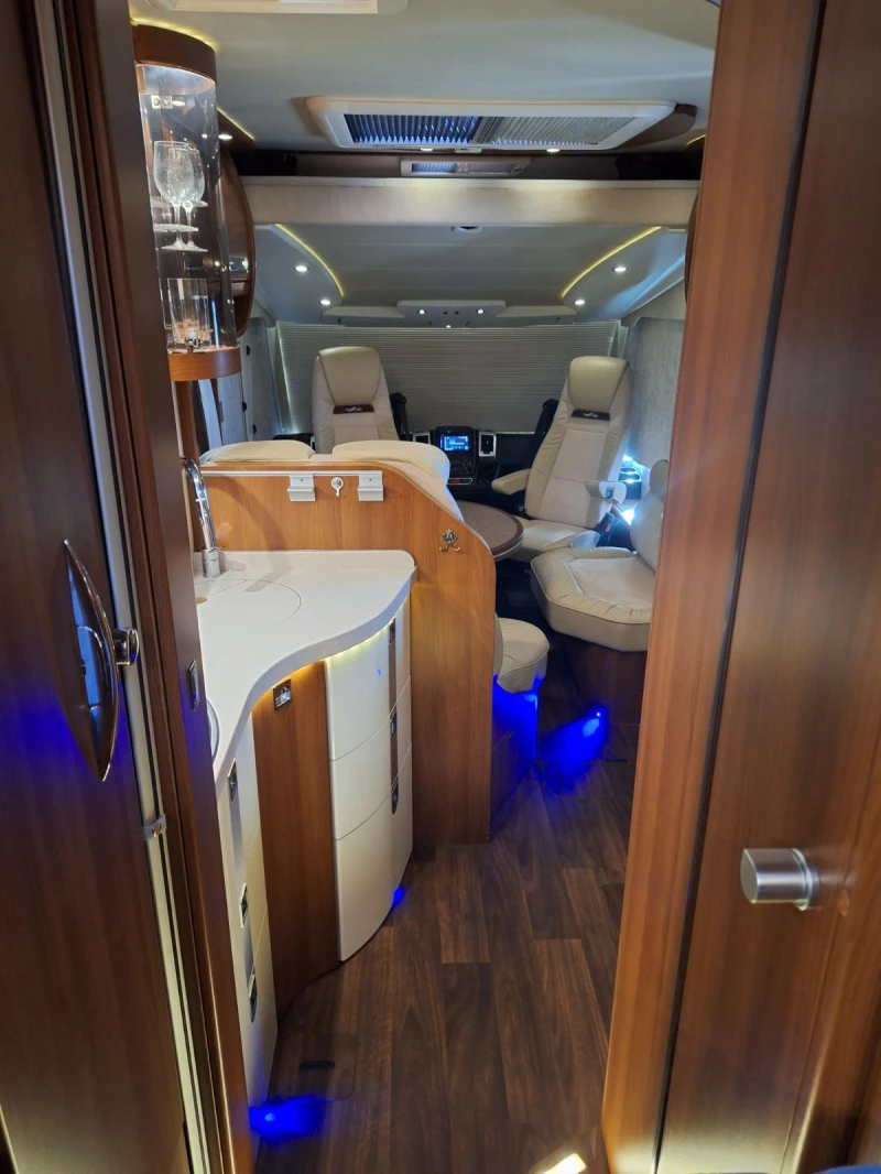 Кемпер Carthago Chic E-line до3, 5т ШВЕЙЦАРИЯ 3.0TD АВТОМАТ, ALDЕ,, снимка 14 - Каравани и кемпери - 49300002