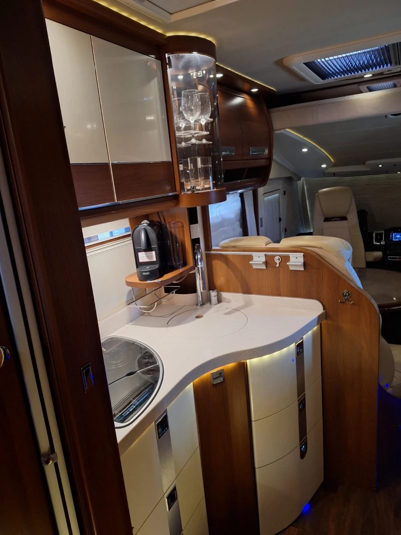 Кемпер Carthago Chic E-line до3, 5т ШВЕЙЦАРИЯ 3.0TD АВТОМАТ, ALDЕ,, снимка 11 - Каравани и кемпери - 49300002