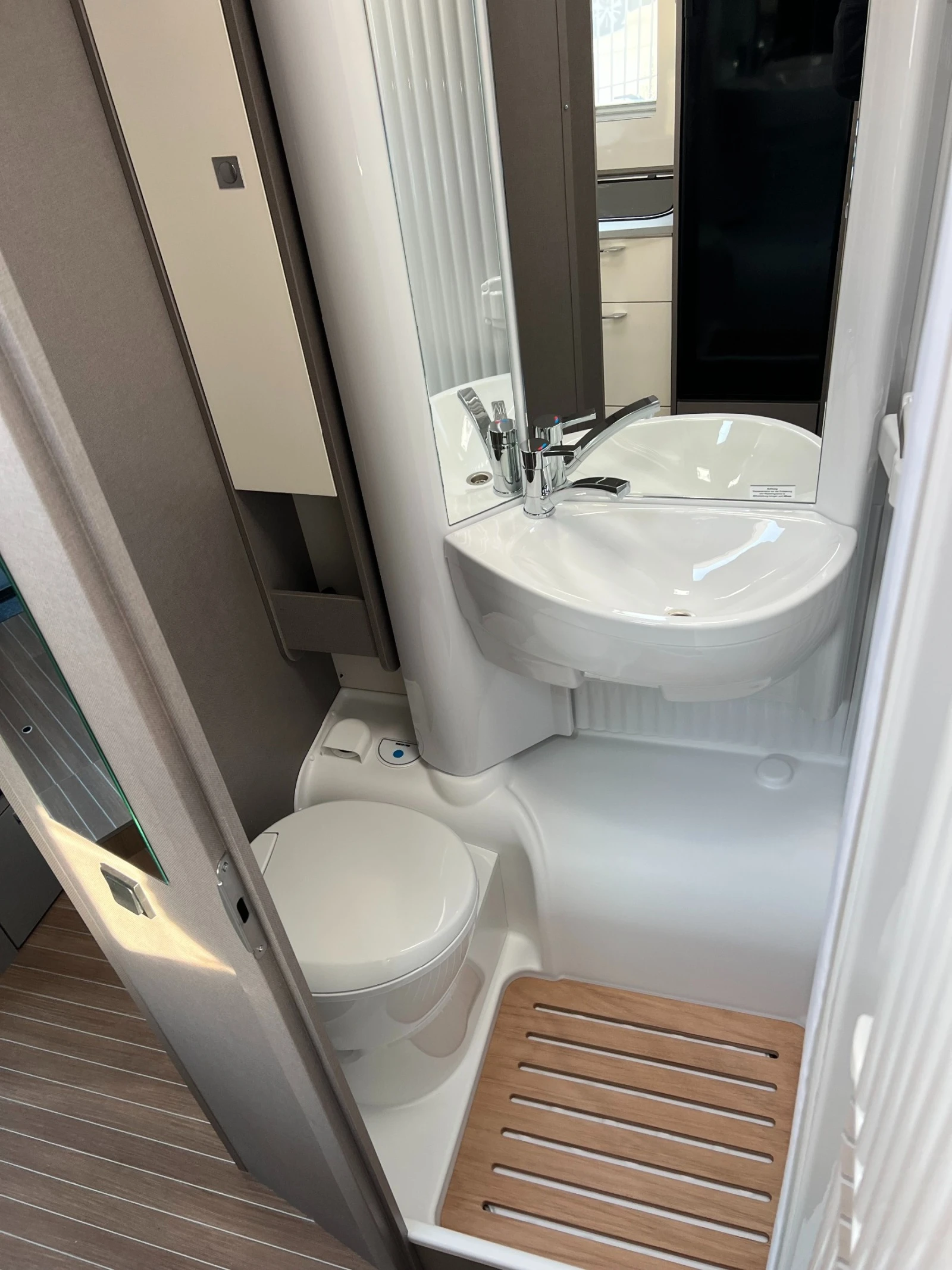 ������ HYMER / ERIBA Etrusco  T 7300 SB Type X | Mobile.bg � ����������� 16